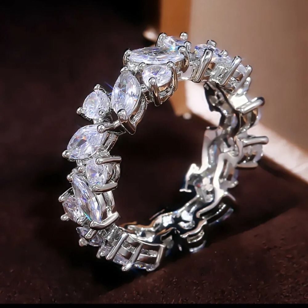 925 Silver sterling  Eternity Band Ring with Sparkling Stones